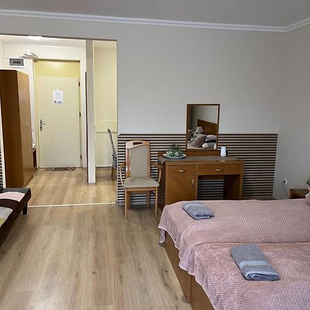 Brookforest Apartman ハイデゥソボスロー エクステリア 写真