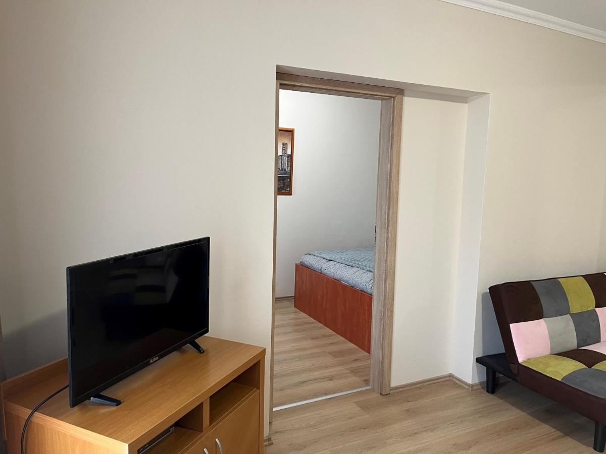 Brookforest Apartman ハイデゥソボスロー エクステリア 写真