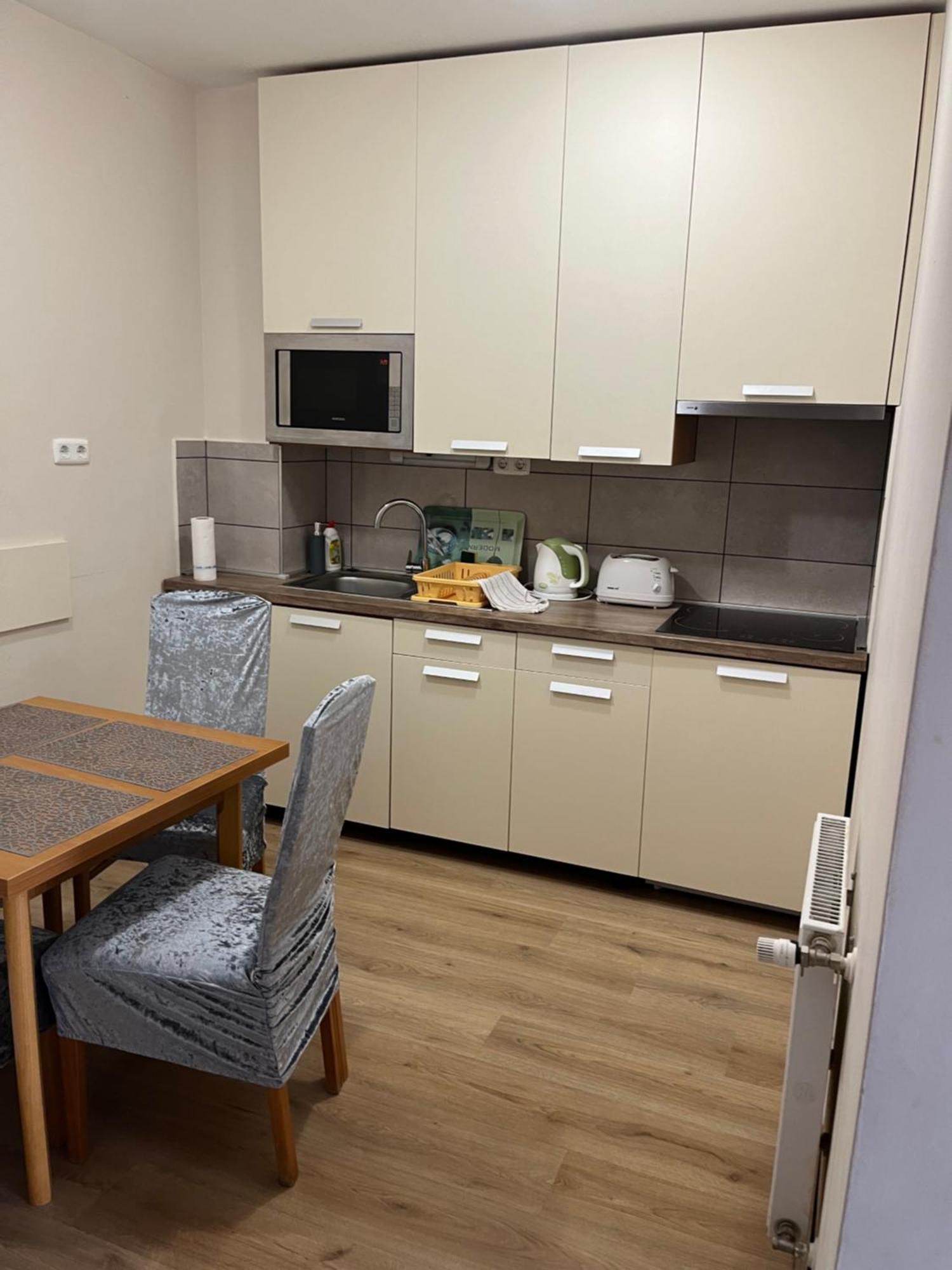 Brookforest Apartman ハイデゥソボスロー エクステリア 写真
