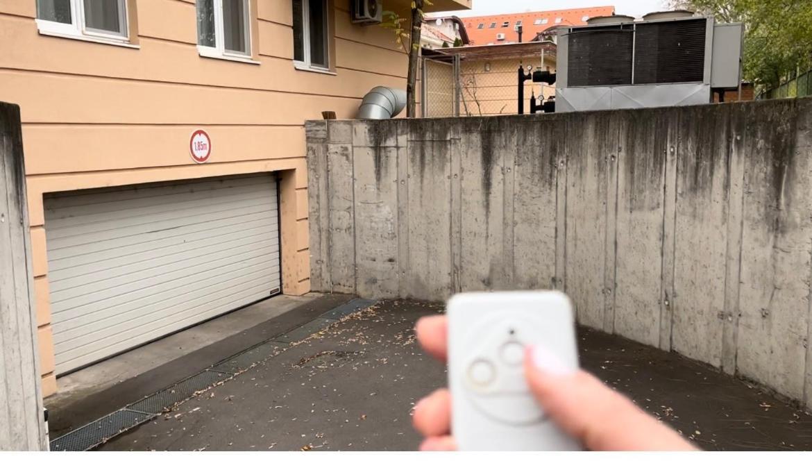 Brookforest Apartman ハイデゥソボスロー エクステリア 写真