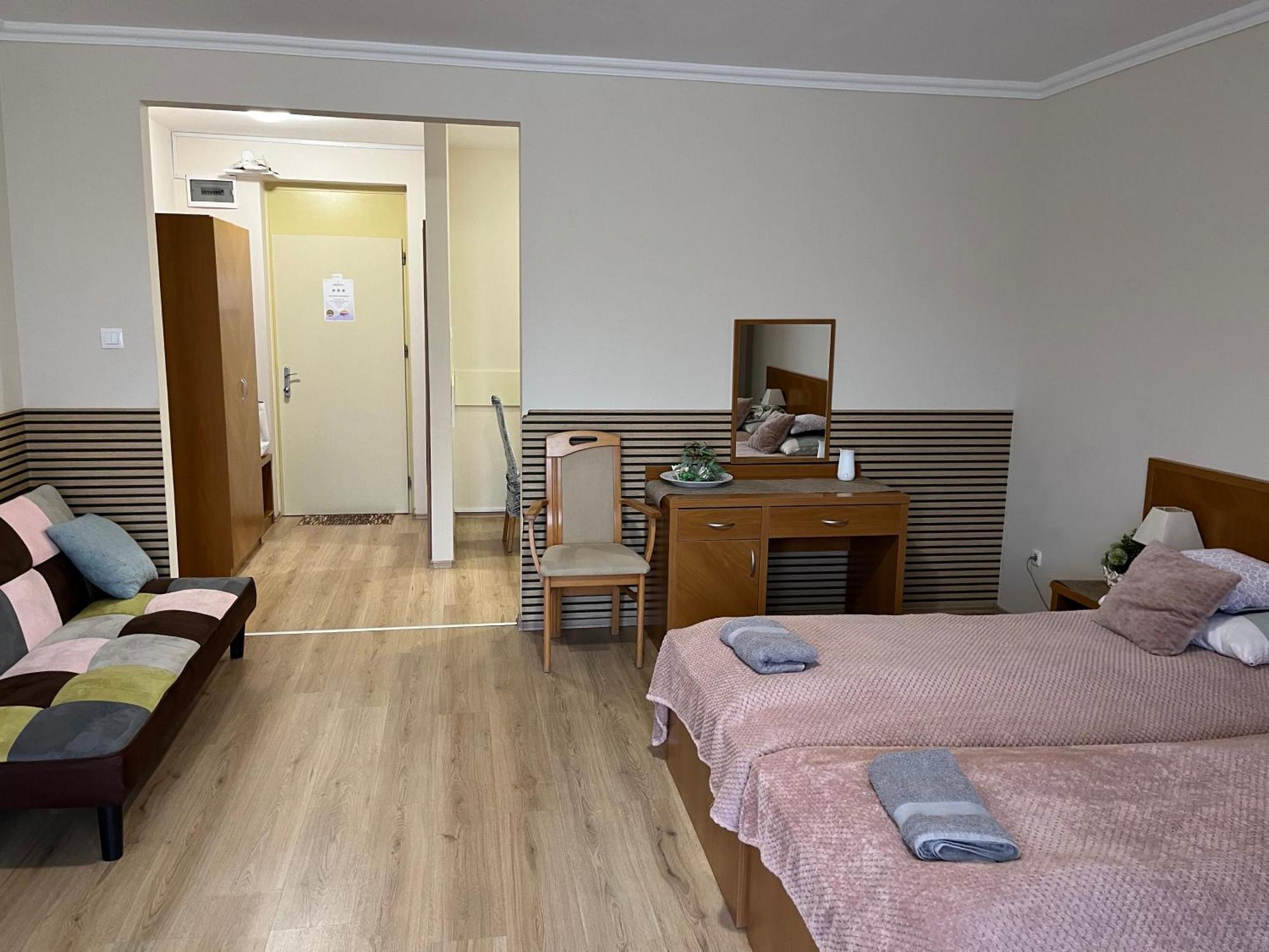Brookforest Apartman ハイデゥソボスロー エクステリア 写真