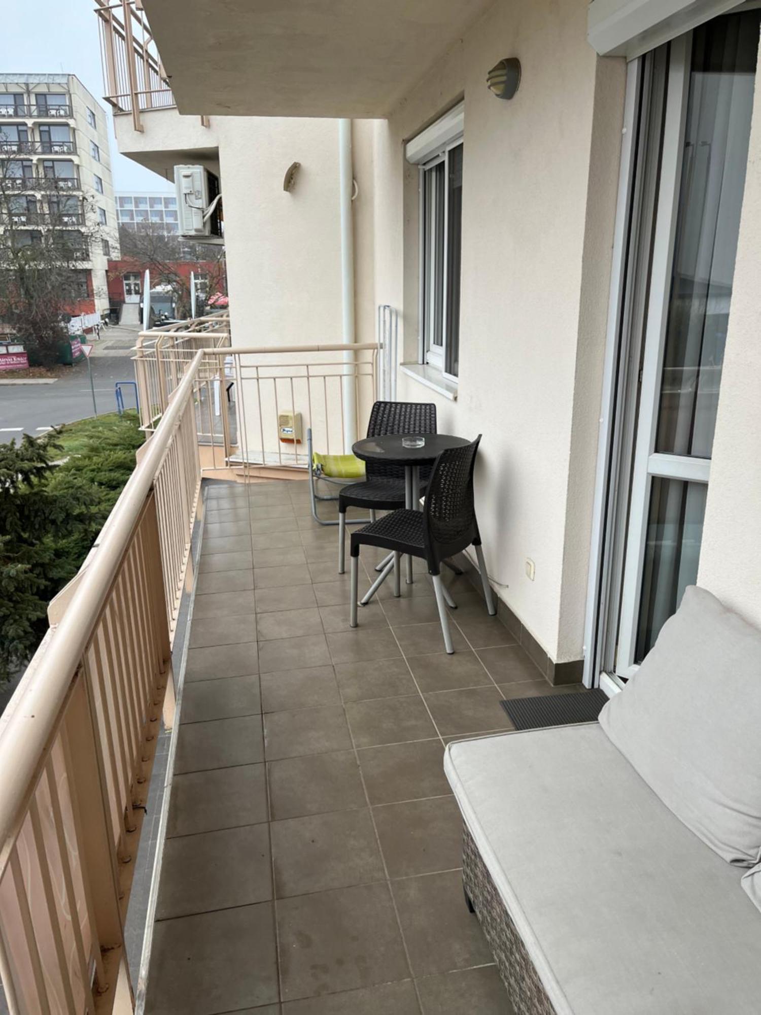 Brookforest Apartman ハイデゥソボスロー エクステリア 写真