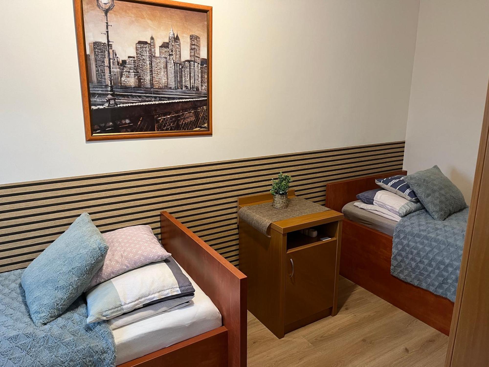 Brookforest Apartman ハイデゥソボスロー エクステリア 写真